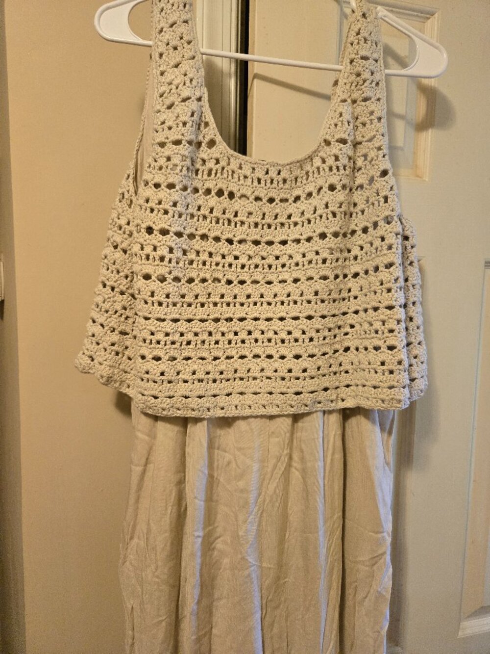Wishlist L off white jumpsuit, partially lined, crocheted top, slit flowing pant